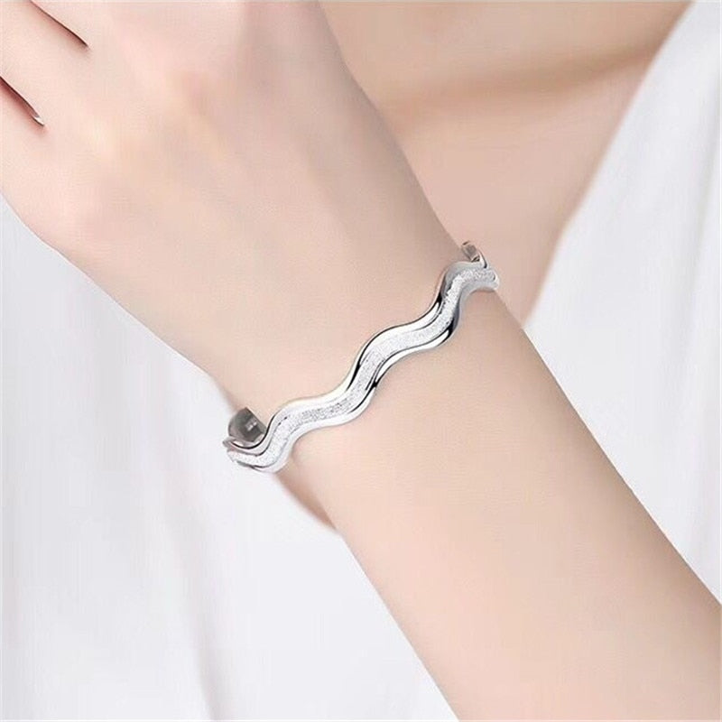 Luxury Wavy Open Bracelet for Women